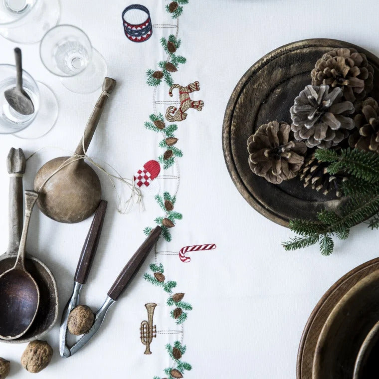 Produktbillede af Langkilde & Søn Juledug 140 x 340cm i premium kvalitet