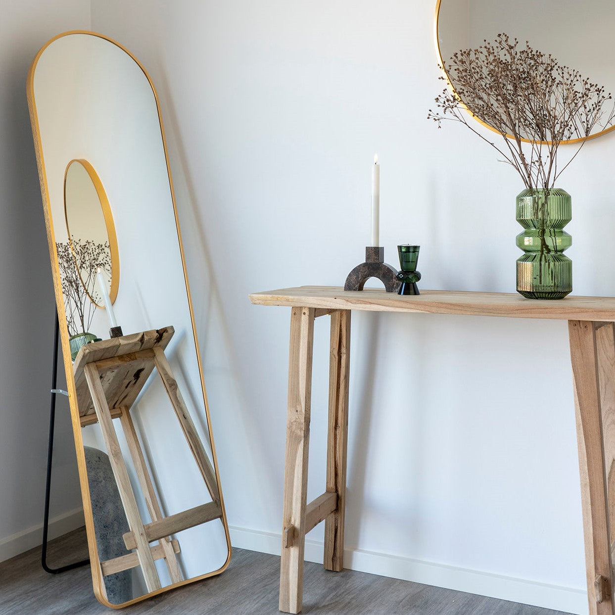 Produktbillede af Shadows Fritstående spejl i messing 40 x 150 cm. på tilbud i høj kvalitet
