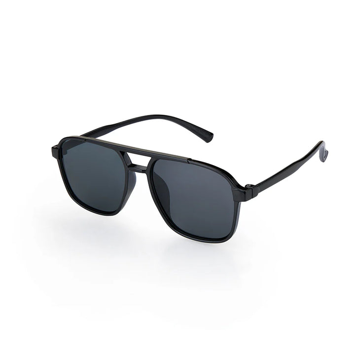Solbriller i mange designs fra klassisk til trendy! 29,- / 1006