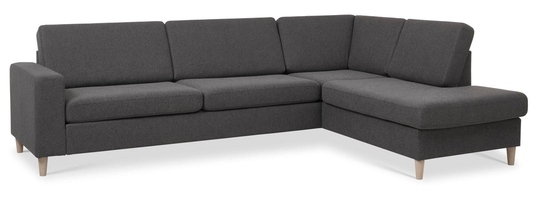 Produktbillede af Pan set 3 OE right sofa med chaiselong antracitgråt polyester stof og natur træ i premium kvalitet