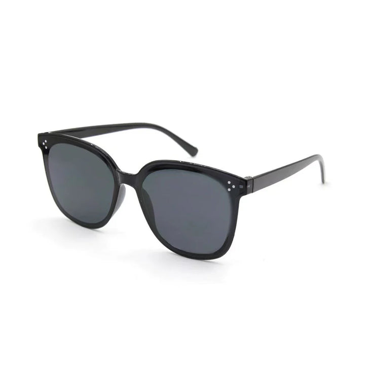 Solbriller i mange designs fra klassisk til trendy! 29,- / 10