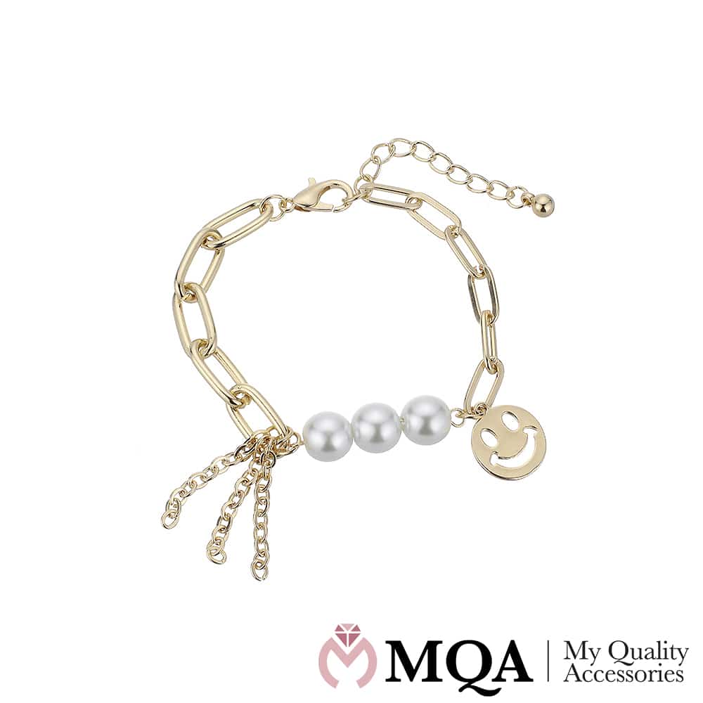 Produktbillede af Armbånd guldfarvet perler smiley vedhæng og kvast justerbar på tilbud