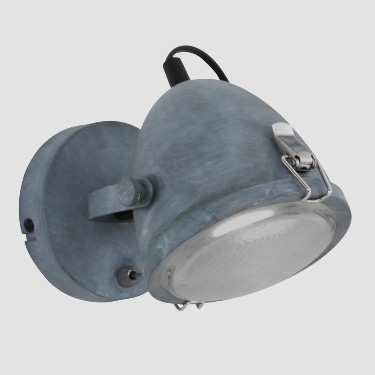 billigt tilbud på Ryder spotlampe i grå eller brun metal. Udsalg på 3-nordic. Hurtig levering, billig fragt. Spar op til 66%.