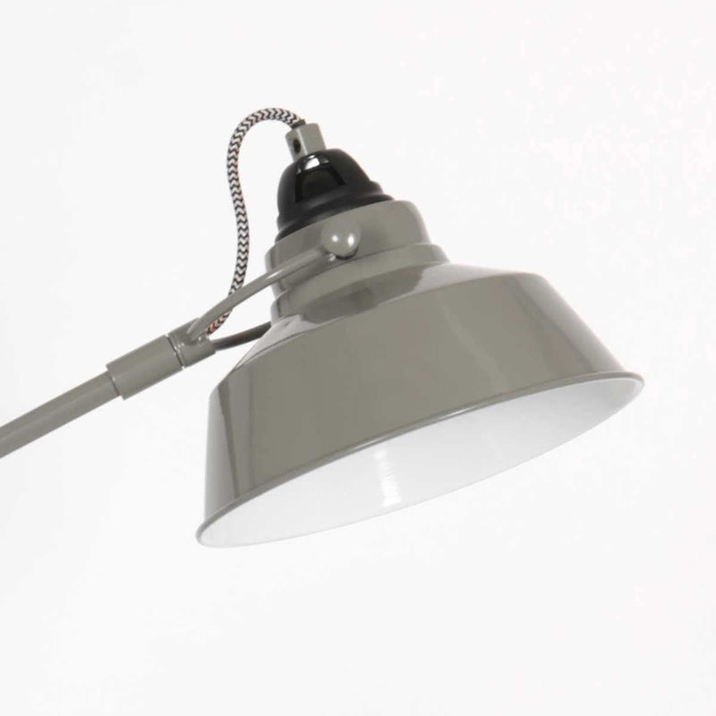 billigt tilbud på Brandon bordlampe i tre metalfarver. Stort udvalg online. Hurtig levering, 1-2 hverdage. Spar op til 59%. Udsalg på lamper > bordlamper.