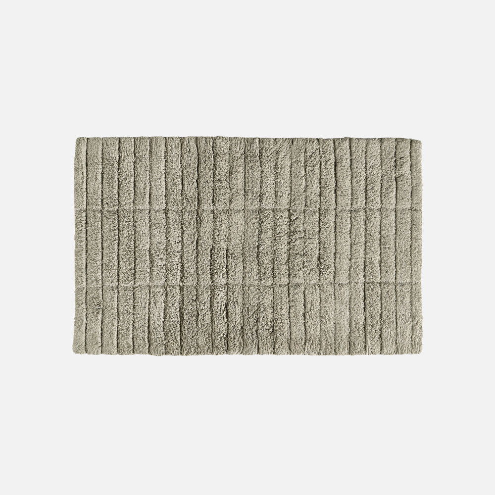 Produktbillede af TILES Bademåtte 50x80 Støvet grøn på tilbud i høj kvalitet