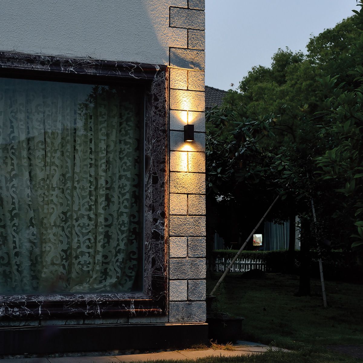 Produktbillede af Burlata udendørslampe i metal firkantet design højde 15 cm. på tilbud i høj kvalitet