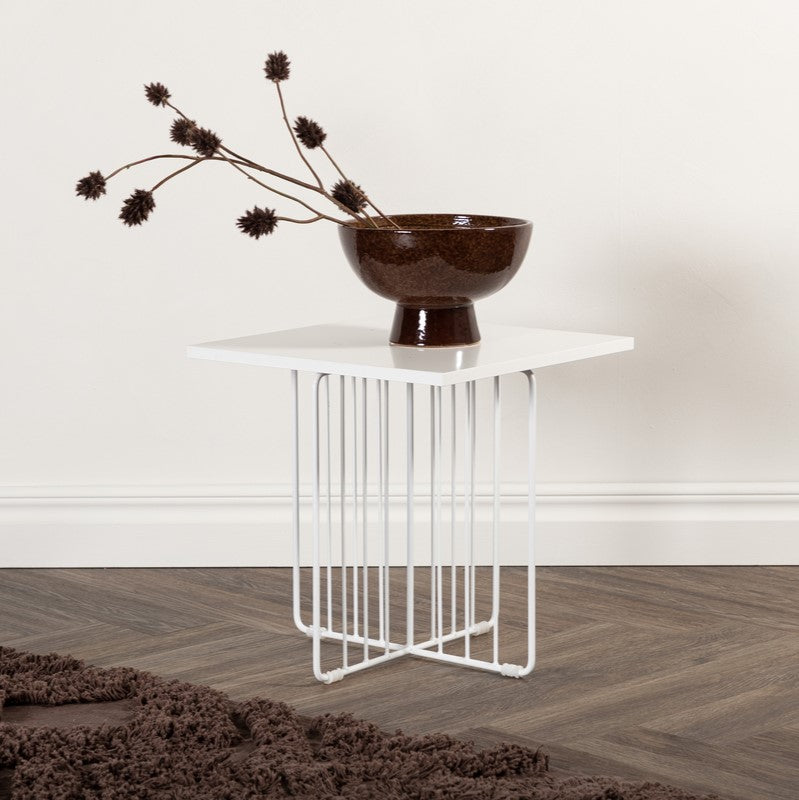 Produktbillede af Cawey- Sofabord i hvidt stål og hvid topplade 60 x 60 cm. på tilbud i høj kvalitet
