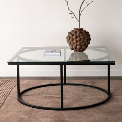 billigt tilbud på Plexus sofabord i glas og metal, 90 x 90 cm. Udsalg på 3-nordic. Hurtig levering, billig fragt. Varenummer: 3NDC-5476. Spar op til 58%.