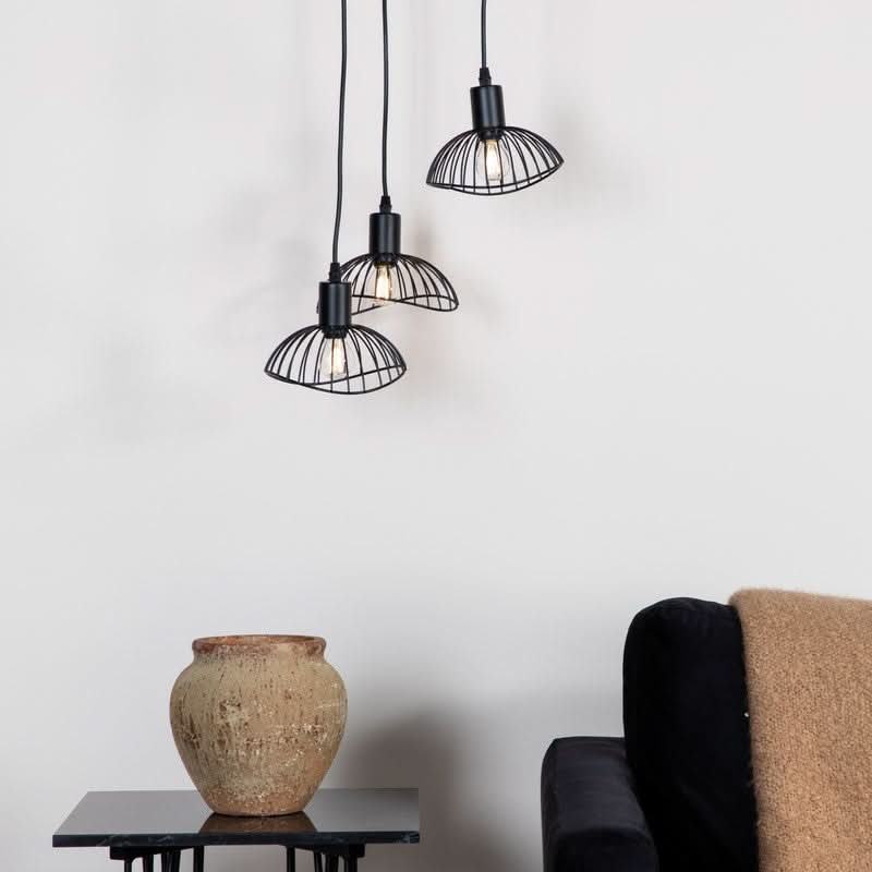 tilbud på Bloom loftlampe i sort tråd - billigt! 3 skærme, hurtig levering, 1-2 hverdage. Spar op til 57% på udsalg.