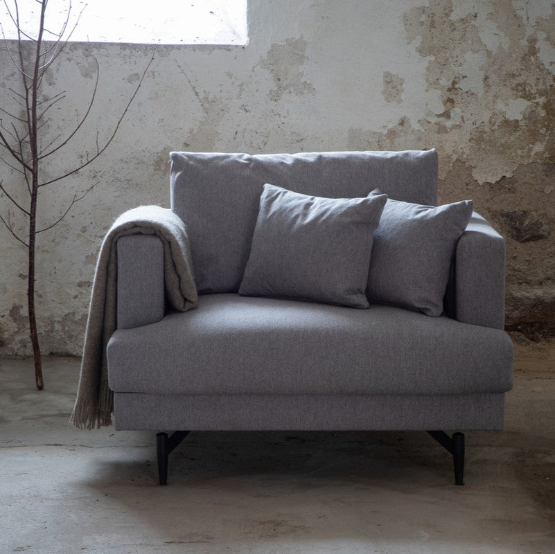 Produktbillede af Warden Lænestol i lysegrå polyester stof på tilbud i høj kvalitet