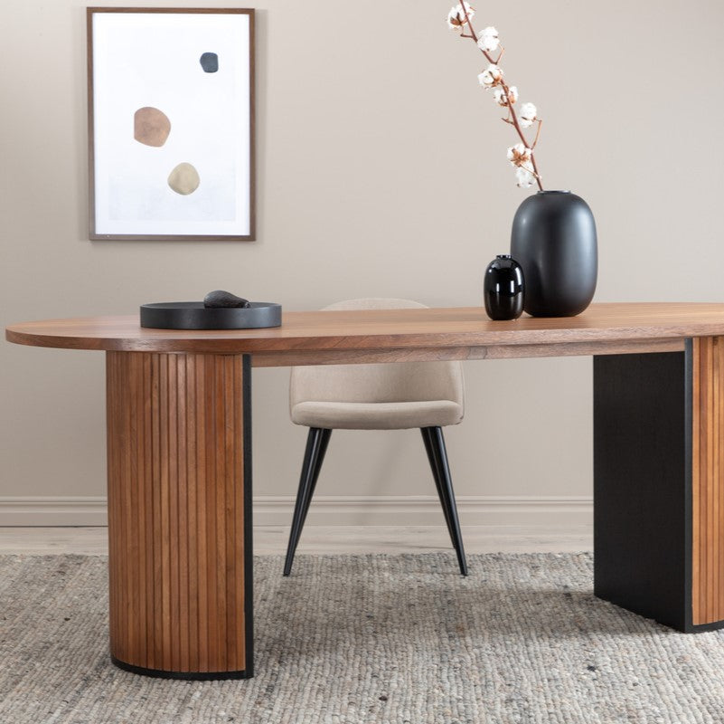 Produktbillede af Floyd Spisebord i valnøddefiner oval 200 x 90 cm. på tilbud i høj kvalitet