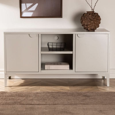 billigt tilbud på Wells skab i beige metal, 63 x 120 cm. Udsalg på TV-møbler - Spar op til 55%! Hurtig levering: 1-2 hverdage.