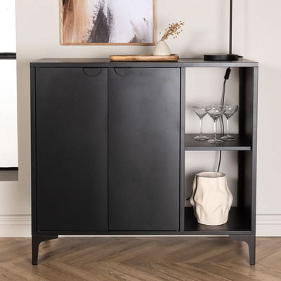 billigt tilbud på sort metal skab 100x110 cm. Udsalg på reoler og skabe. Spar op til 51%. Hurtig levering, billig fragt.