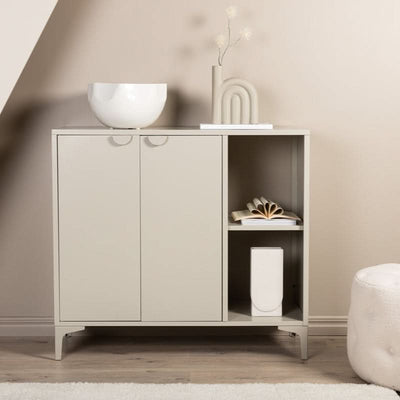 billigt tilbud på Wells skab i beige metal, 100 x 110 cm. Udsalg på reoler og skabe. Hurtig levering, 1-2 hverdage. Spar op til 67%.