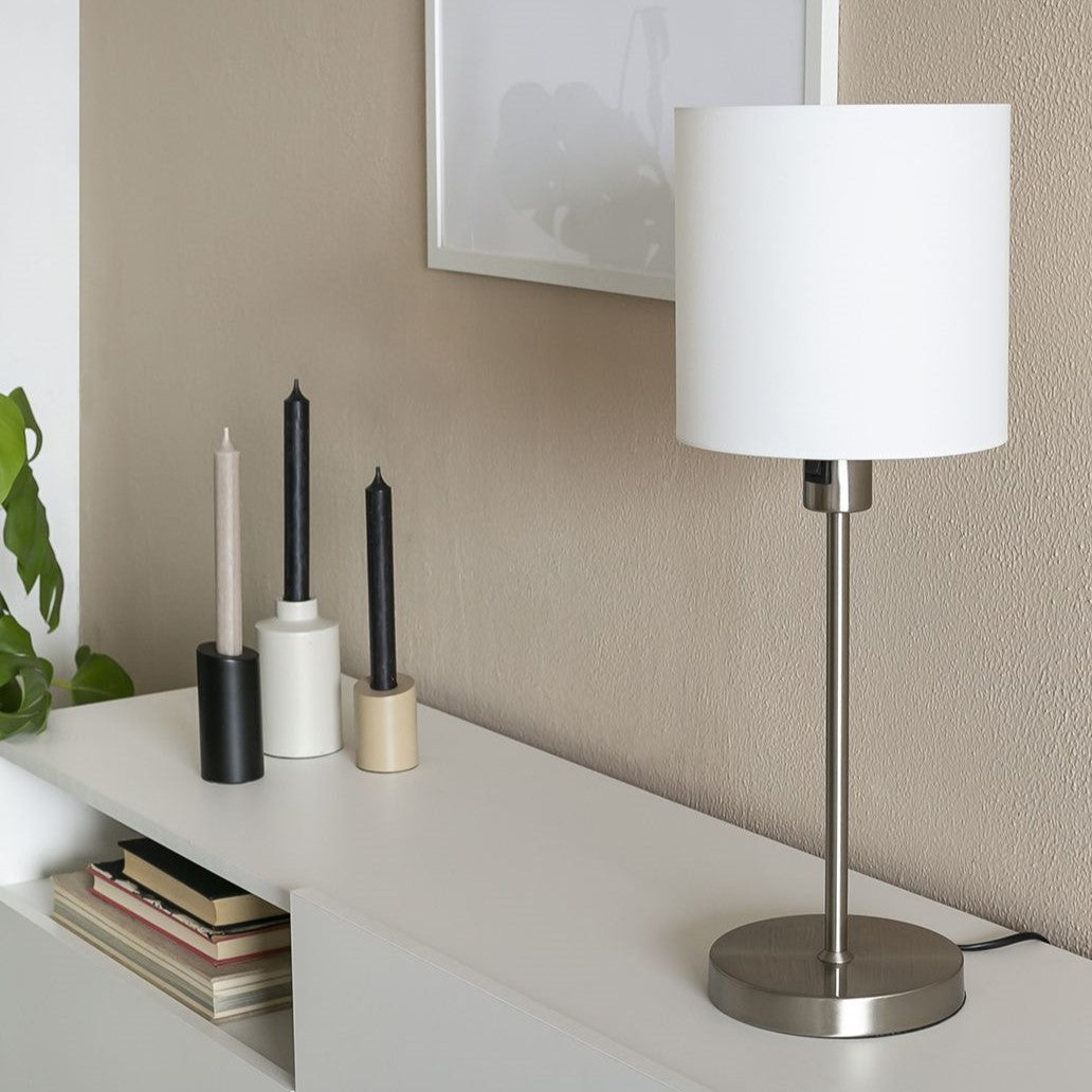 Produktbillede af Taylor bordlampe i stål og hvidt stof på tilbud i høj kvalitet