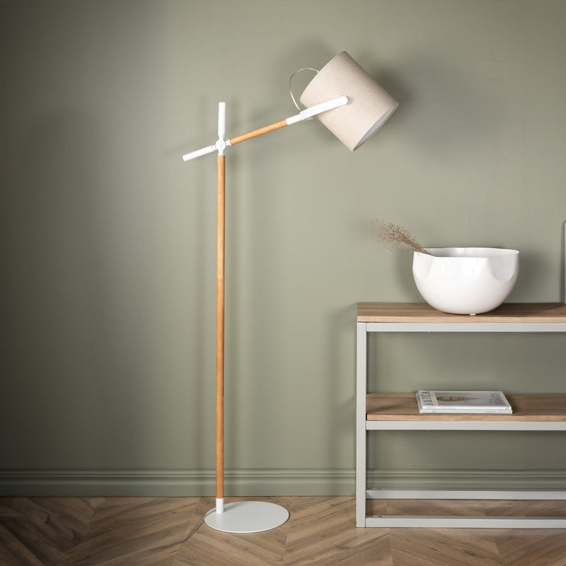 Produktbillede af Crown Gulvlampe med stofskærm og stel i hvidt metal på tilbud i høj kvalitet