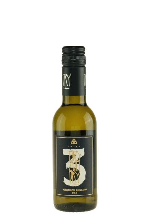 Leitz Riesling Eins Zwei Dry 2022 25 Cl ✔ Kæmpe udvalg i Weingut Leitz ✔ Billig fragt og hurtig levering 2 - 5 hverdage - Varenummer: BAR-698960 / Ean: på lager - Udsalg på Drikkevarer - Vin og champagne - Hvidvin Spar op til 54% - Over 350 kendte brands på udsalg