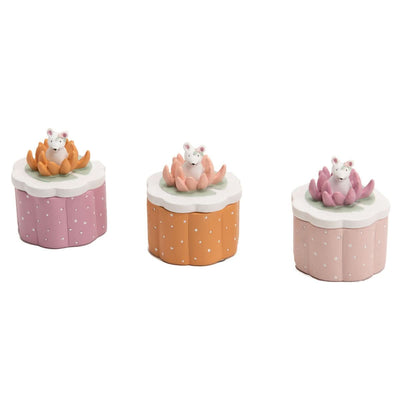 Se tilbud på Tandæske blomst m/mus-Beige! Billigt udsalg på Baby og Junior værelse. Spar op til 54%. Hurtig levering: 1-2 hverdage.