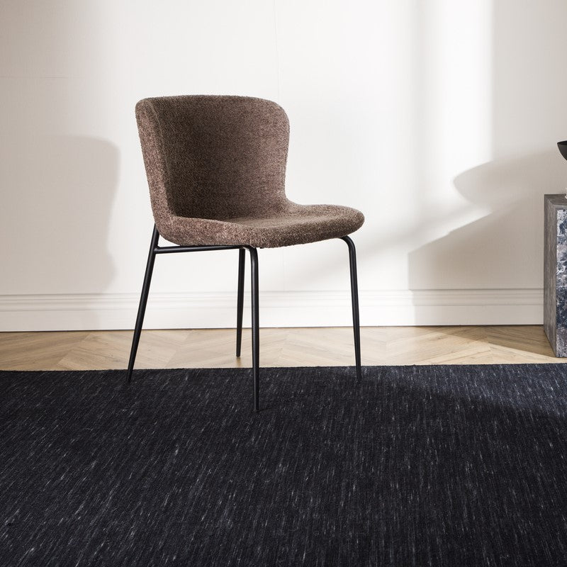 Produktbillede af Ginger- Tæppe i sort uld 160 x 230 cm. på tilbud i høj kvalitet