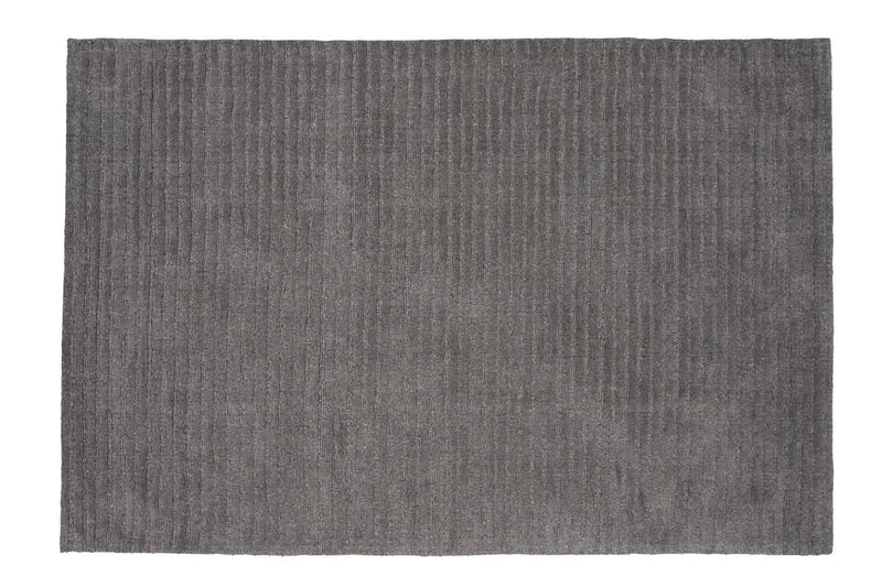 tilbud på Tibur uldtæppe 160x230 cm i mørkegrå. Billigt udsalg! 3-nordic. Hurtig levering. Varenummer: 3NDC-5597-6691. Spar op til 61%.