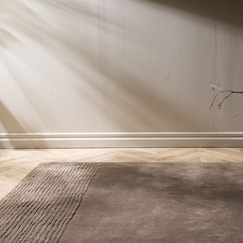 Produktbillede af Alcoys Tæppe i brun uld 164 x 230 cm. på tilbud i høj kvalitet
