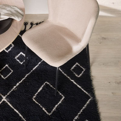 tilbud på sort uld tæppe 200x300 cm. Billigt udsalg! Hurtig levering, 1-2 hverdage. Varenummer: 3NDC-5614. Spar op til 57%.