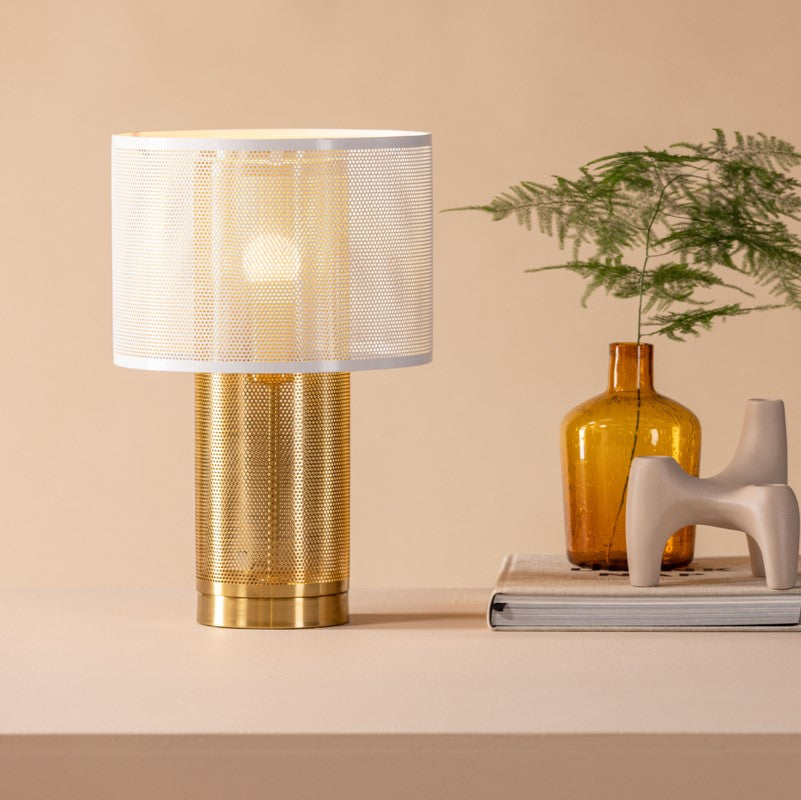 Produktbillede af Lisborn- Bordlampe i hvid og guld metal på tilbud i høj kvalitet