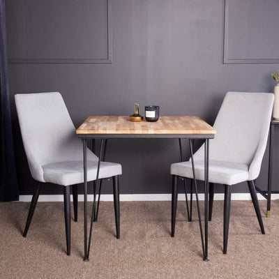 tilbud på Poble spisebord i teaktræ og metal, 80 x 80 cm. Billigt udsalg! Hurtig levering: 1-2 hverdage. Varenummer: 3NDC-5452. På lager.