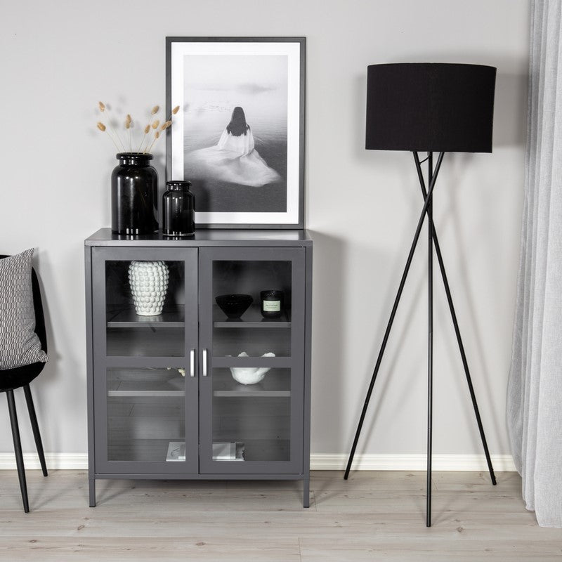 Produktbillede af Ripon Skab i lysegrå metal med glasdøre 80 x 97 cm. på tilbud i høj kvalitet