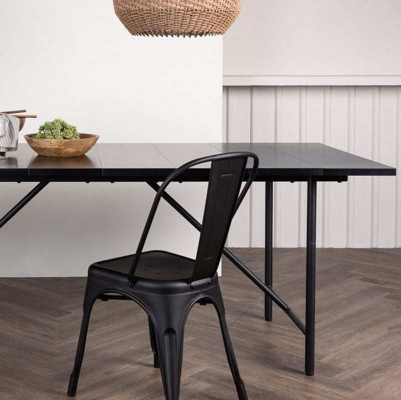 tilbud på Calma spisebord i sort eg, 90x200 cm. Billigt udsalg! Hurtig levering, 1-2 hverdage. Varenummer: 3NDC-5412. Spar op til 51%.