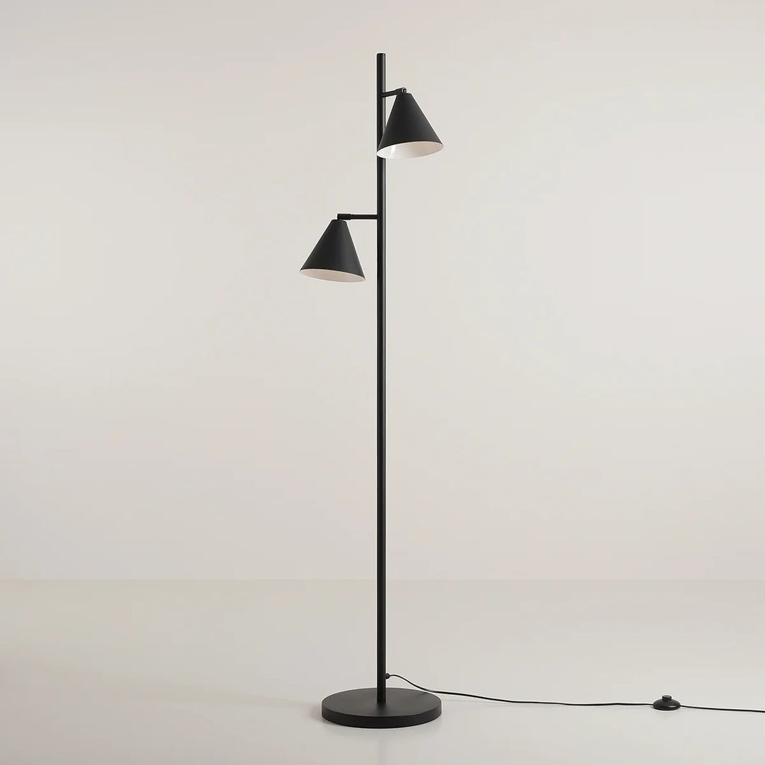 Produktbillede af Frigg- Gulvlampe med to skærme i sort metal på tilbud i høj kvalitet