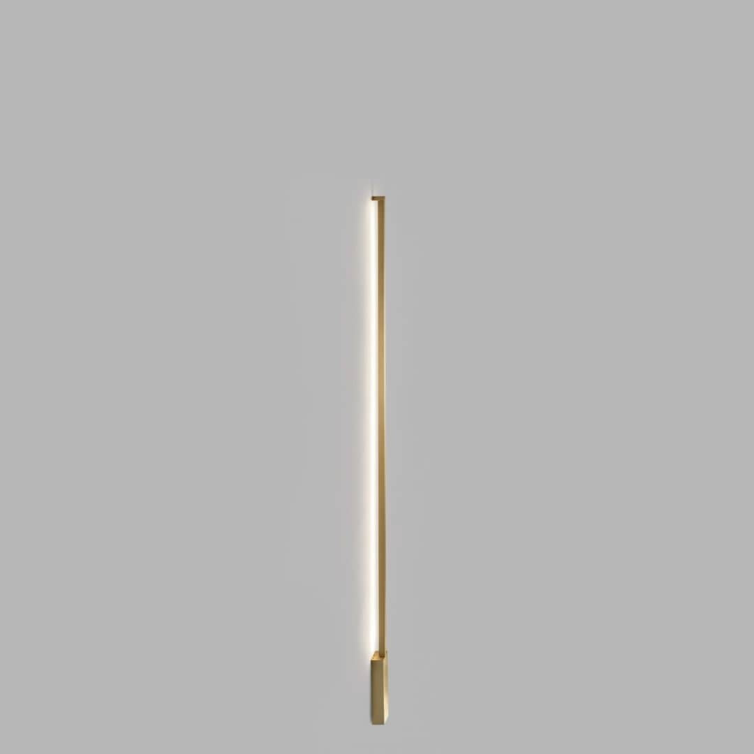 Produktbillede af Stripe C/W 1500 Switch Tune 2700K/3000K LED Væglampe Messing LIGHT-POINT i premium kvalitet
