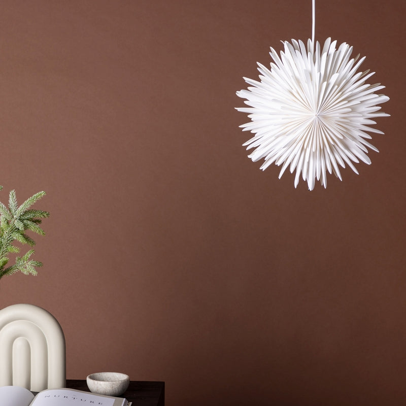 Produktbillede af Topaz Stjerneformet loftlampe i hvidt papir fem størrelser 35 cm. på tilbud i høj kvalitet