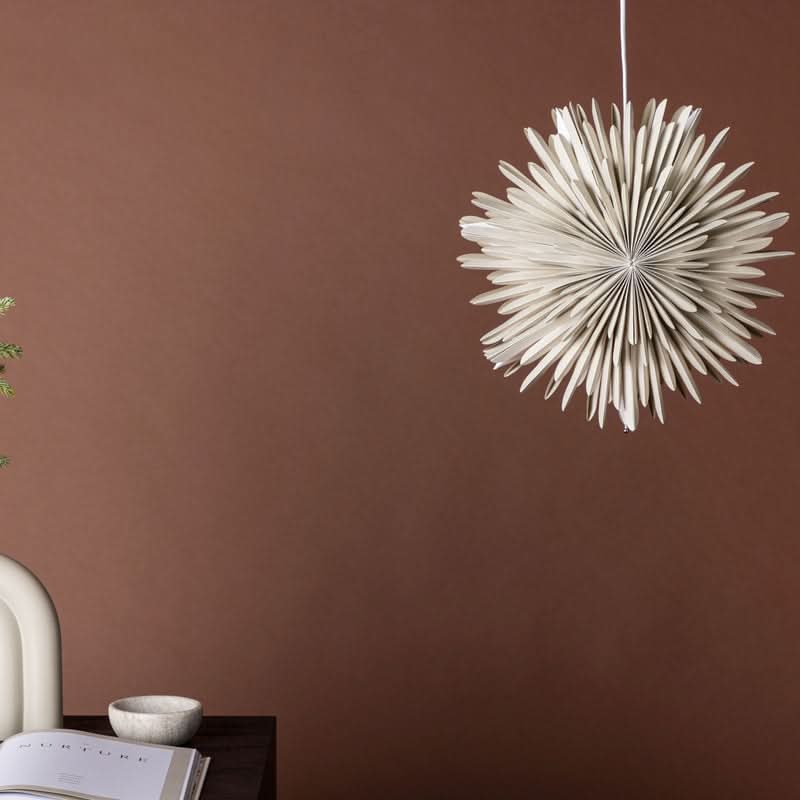 tilbud på Topaz loftlampe i beige papir! 5 størrelser (35 cm) på udsalg. Billig fragt & hurtig levering (1-2 dage). Spar op til 57%!