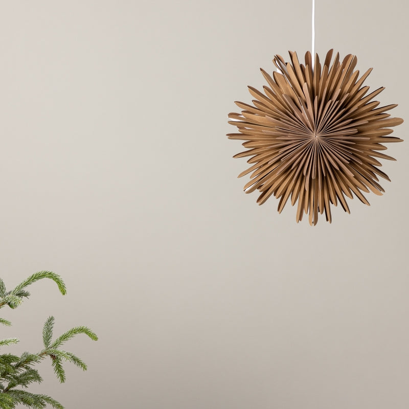 Produktbillede af Topaz Stjerneformet loftlampe i brunt papir fire størrelser 35 cm. på tilbud i høj kvalitet