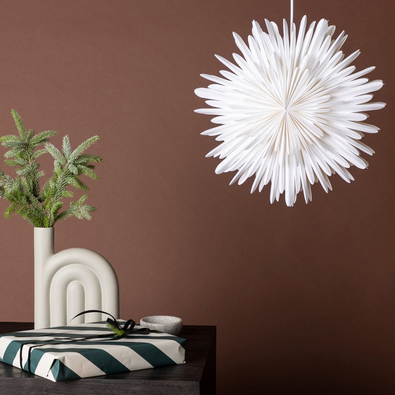 Produktbillede af Topaz Stjerneformet loftlampe i hvidt papir fem størrelser 46 cm. på tilbud i høj kvalitet
