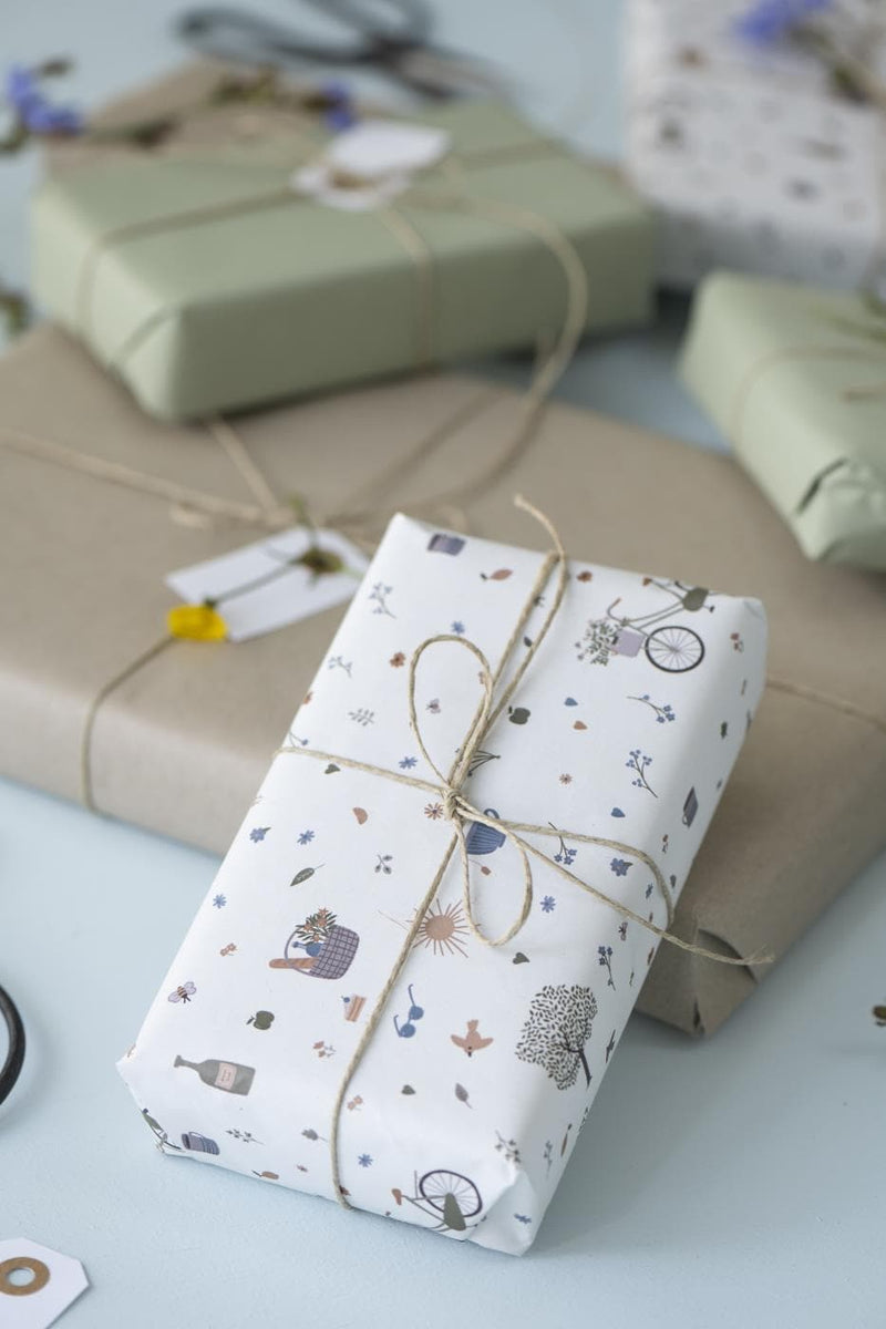 Ib Laursen - Gavepapir sommerdage 5 meter ❤ Stort online udvalg i Ib Laursen ❤ Billig fragt og hurtig levering 2 - 5 hverdage ❤ Varenummer: BGH-44157248110844 / Ean: &