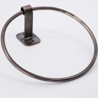 HouDoctor - Håndklædeholder, Pati, Sort antik - Ø20 cm ❤ Stort online udvalg i HouDoctor ❤ Billig fragt og hurtig levering 2 - 5 hverdage ❤ Varenummer: BGH-42678807724284 / Ean: '5707644797703 på lager - Udsalg på Alle produkter Spar op til 67% - Over 434 design mærker på udsalg