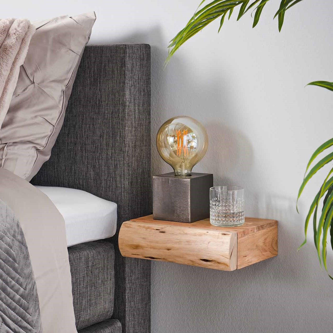 Produktbillede af Bali 2 sengeborde i massiv akacietræ model small på tilbud i høj kvalitet