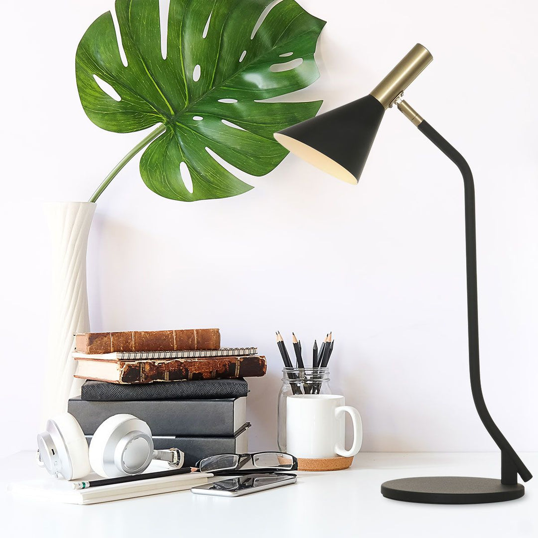 Produktbillede af Bush- bordlampe i sort metal på tilbud i høj kvalitet