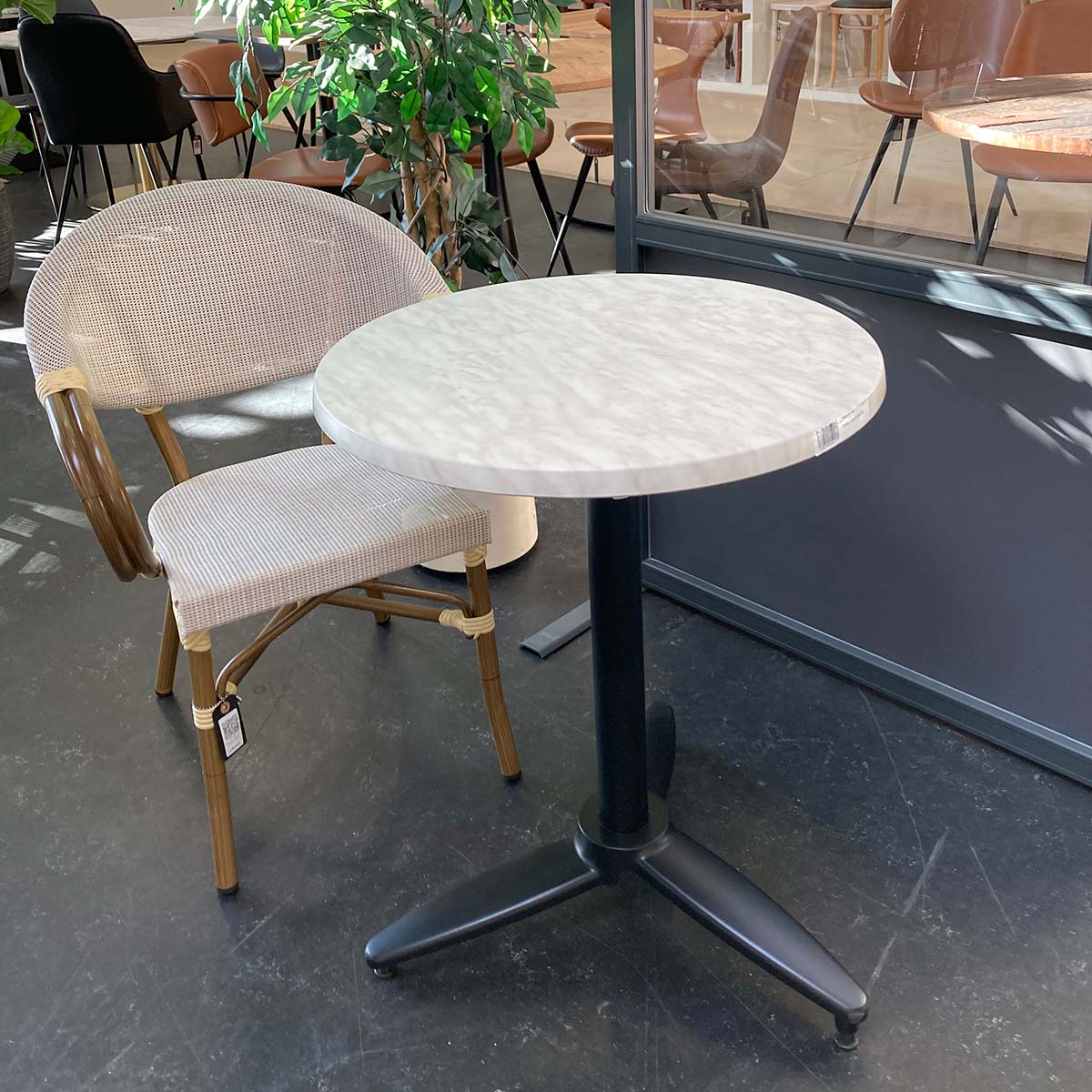 Produktbillede af WERZALIT Marmorlook bordplade rund ø70 cm på tilbud