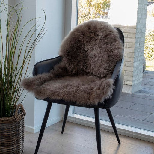 Produktbillede af Ægte lysebrunt lammeskind 50 x 85 cm. på tilbud i høj kvalitet