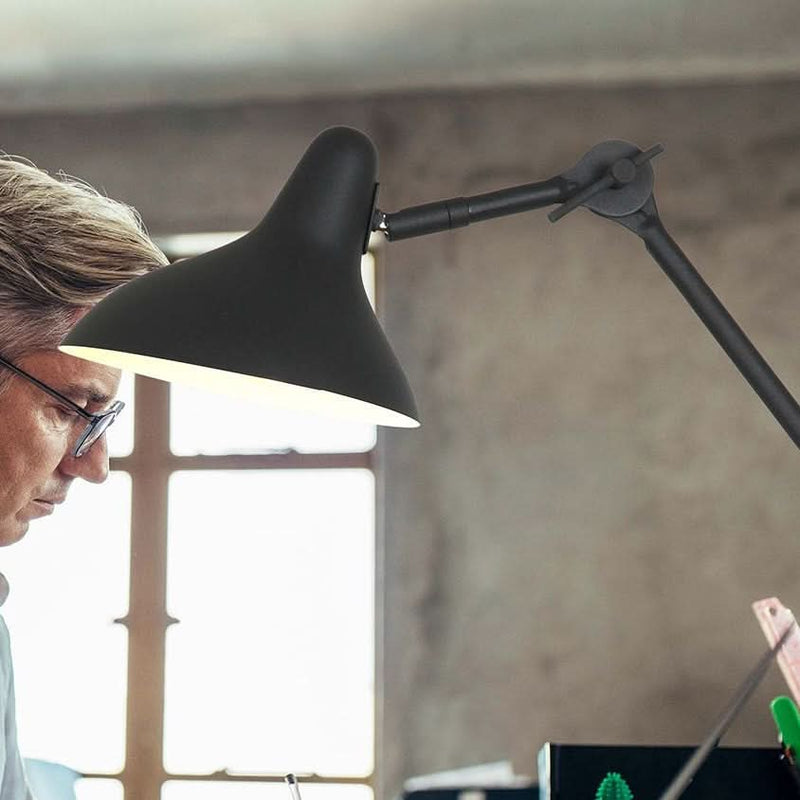tilbud på Moore bordlampe i sort metal! Billigt udsalg på 3-nordic. Køb online nu! Hurtig levering (1-2 hverdage) & billig fragt. Varenummer: 3NDC-4253. Spar op til 58%.