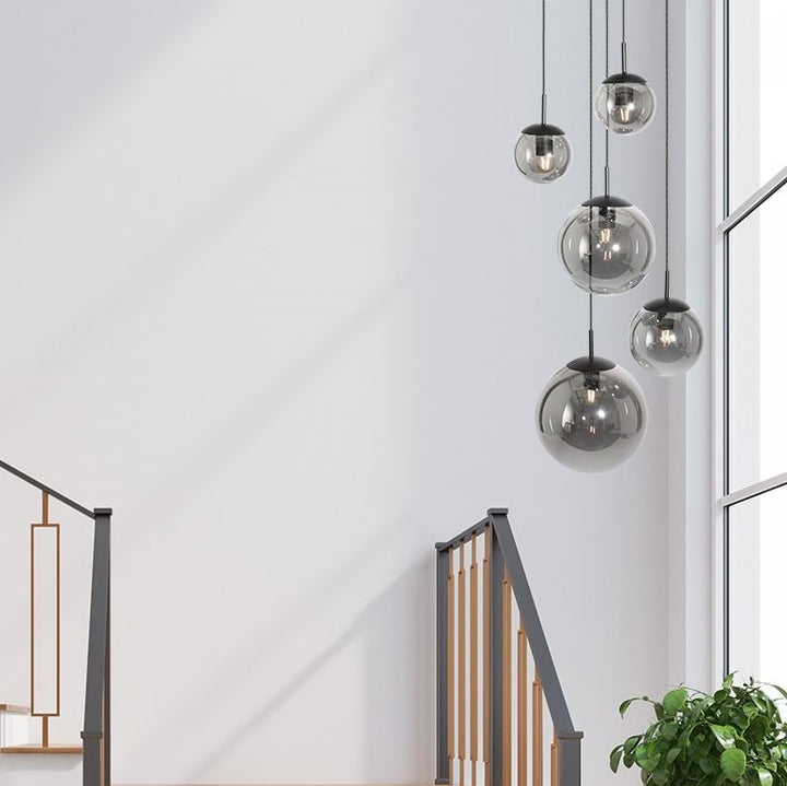 Produktbillede af Bowie loftlampe i sort metal og røgfarvet glas på tilbud i høj kvalitet