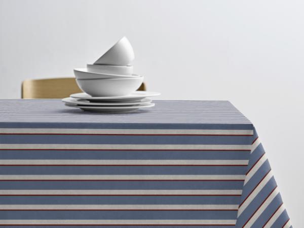 Produktbillede af Södahl Sentimental Stripe Akryldug med antiskrid China blue i metermål i premium kvalitet