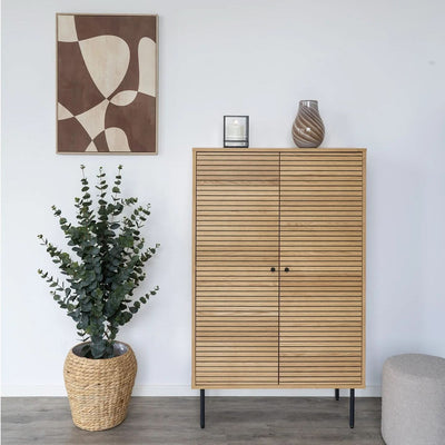tilbud på Create skab i ege finer med to døre og fire hylder! Billigt udsalg - Køb online nu! Hurtig levering: 1-2 hverdage. Varenummer: 3NDC-5851. Spar op til 58%.