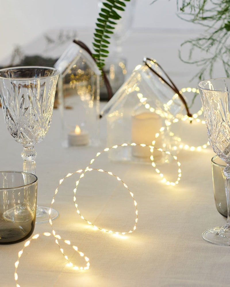 Produktbillede af Sirius Kiki 2 meter lyskæde med 155 klare lys sølv i premium kvalitet