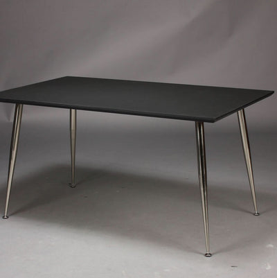 billigt skrivebord på udsalg! Sort højtrykslaminat, metal ben, 120 x 60 cm. Stort udvalg, hurtig levering, tilbud lige nu!