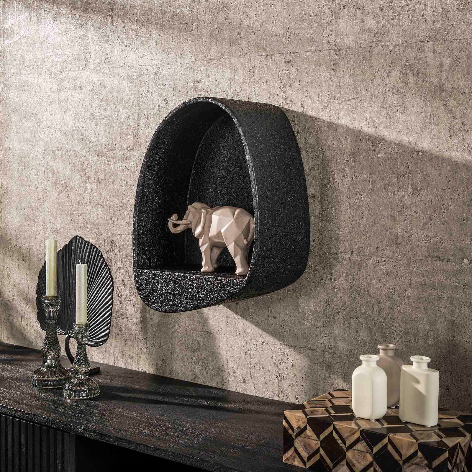 Produktbillede af Blunt Lukket væghylde i grå metal 34 x 46 cm. på tilbud i høj kvalitet