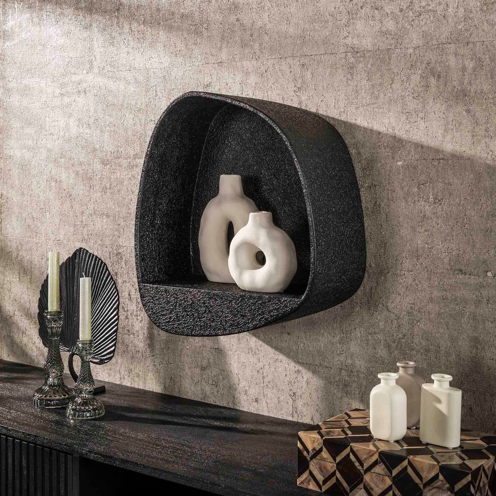 Produktbillede af Blunt Lukket væghylde i grå metal 43 x 48 cm. på tilbud i høj kvalitet